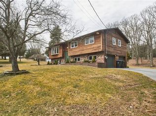 14 Lakeview Dr, Chester, NY 10918
