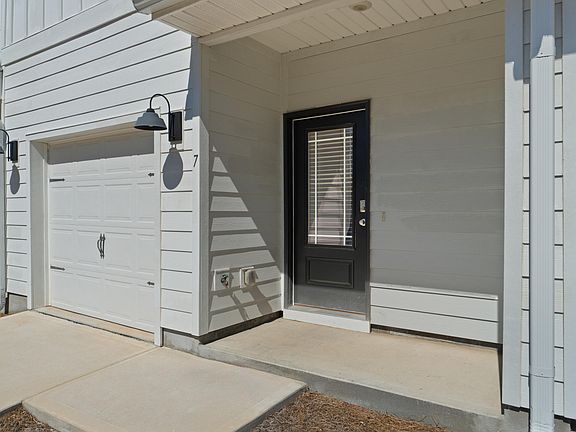 2nd image of 7 Renea Cv