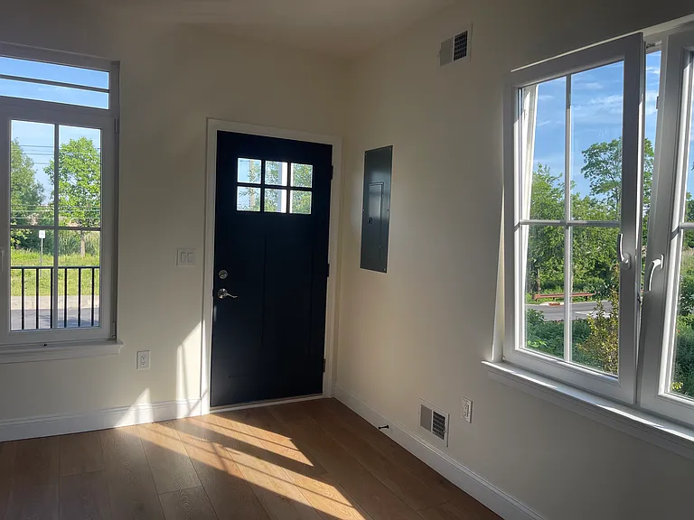 792 Olympia Blvd — Photo 16