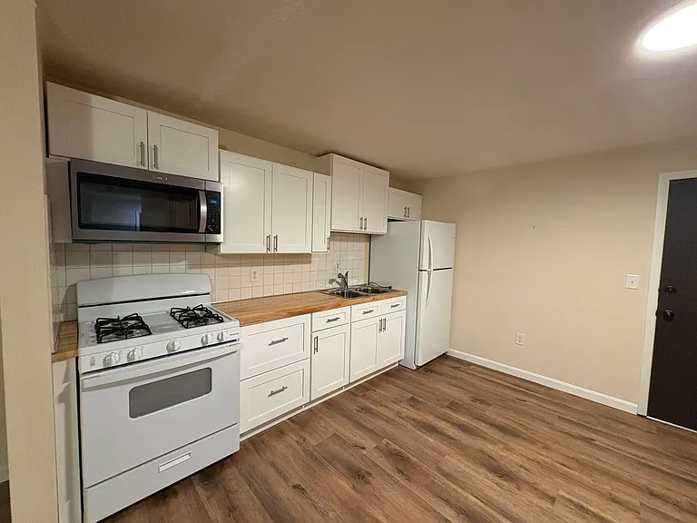 81 Fisherville Rd — Photo 11