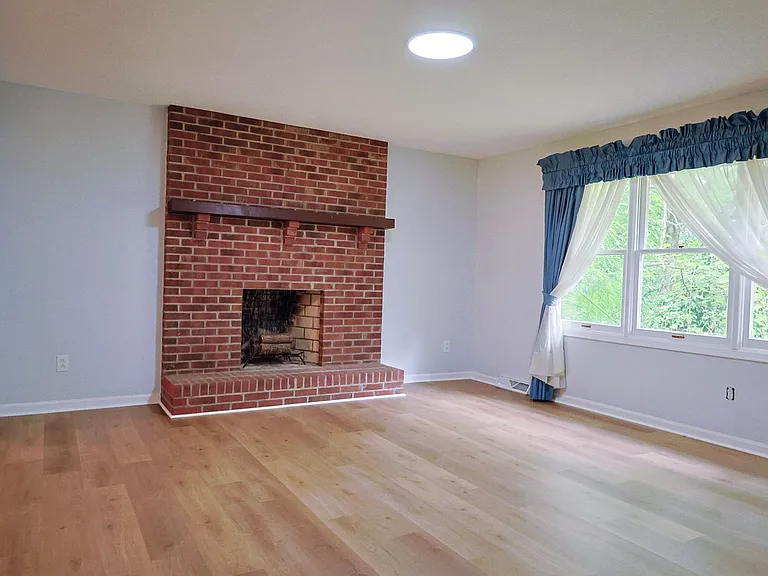 205 Tamassee Dr — Photo 57
