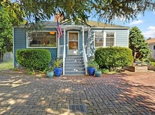 8630 17th Ave SW, Seattle, WA 98106