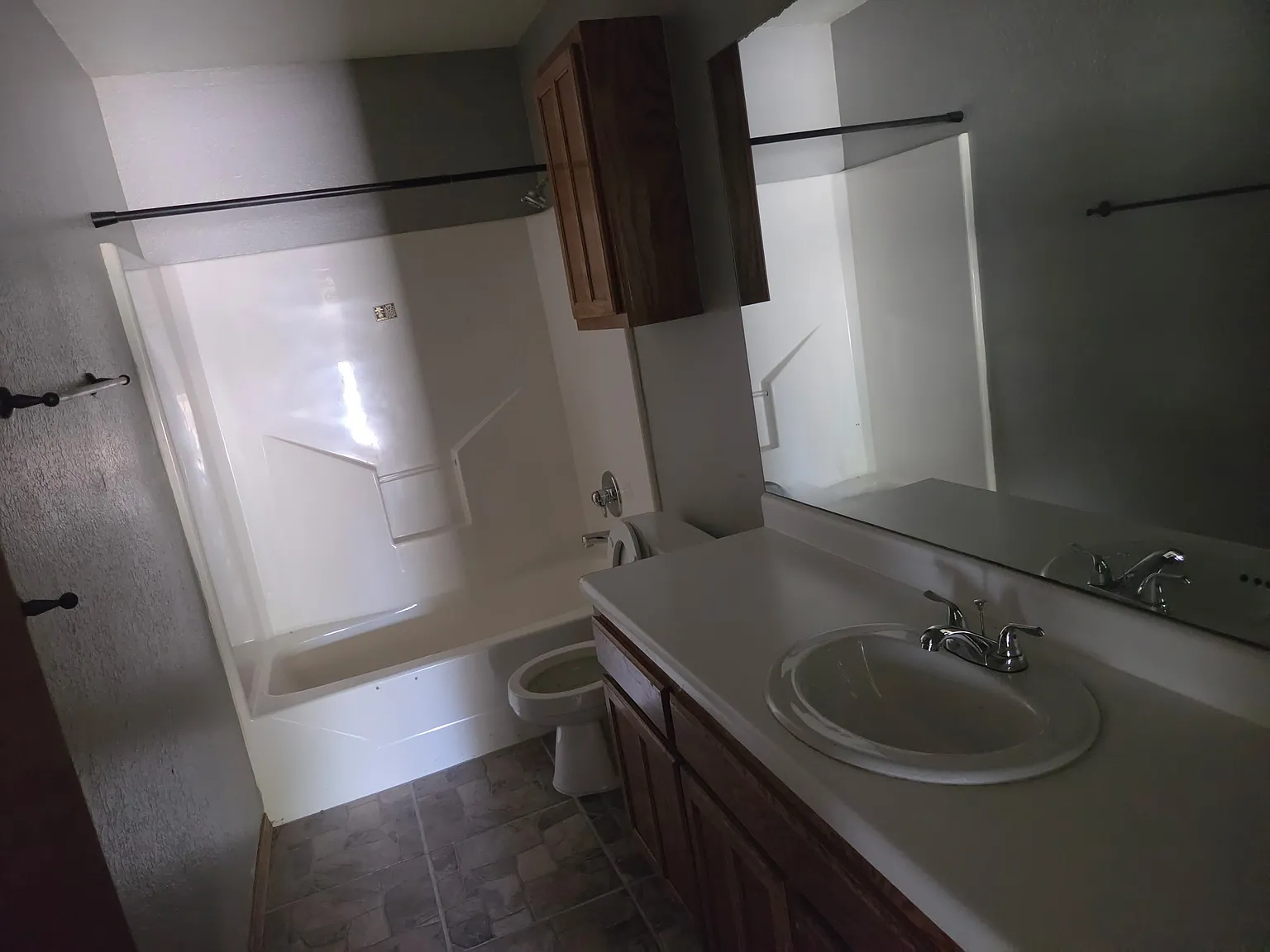 3 bed, 2000 sqft, $1,750 — Photo 4
