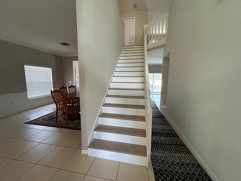 209 Strathmore Cir — Photo 26