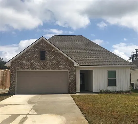 3 bed, 2.0 bath, 1690 sqft, $2,200 — Photo 1