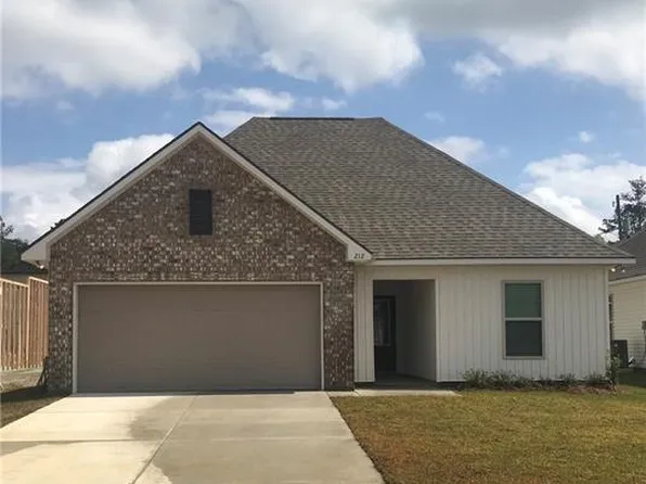 212 Covington Cottage Ln, Covington, LA 70433