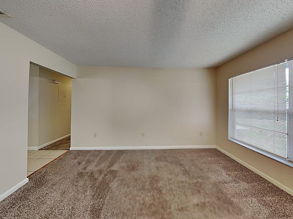 5th image of 1713 Orange Hill Dr