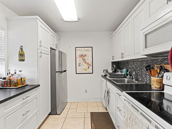 5th image of 130 NE 26th Ave APT 305