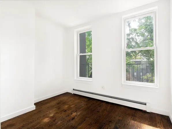 834 Halsey Street image 4 of 9