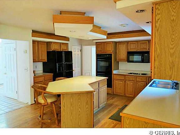 5th image of 57 Walnut Hill Dr