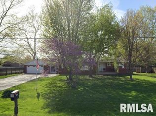 3657 N Oak Hill Rd, Rochester, IL 62563