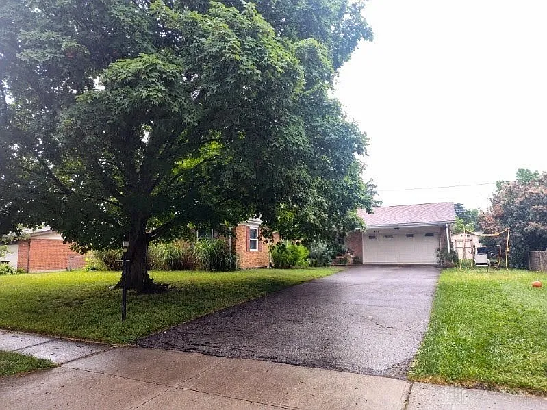 531 Burgess Ave photo 1