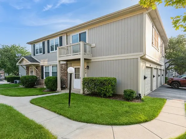 414 Tanglewood Ct, Vernon Hills, IL 60061