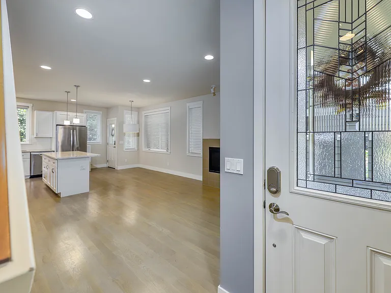690 Wintersweet Rd NE — Photo 5