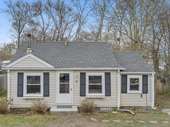 10 3rd Ave, Wareham, MA 02571