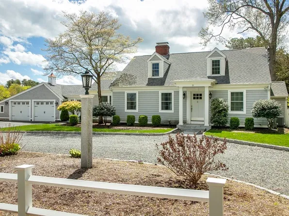 93 Harrison St, Duxbury, MA 02332