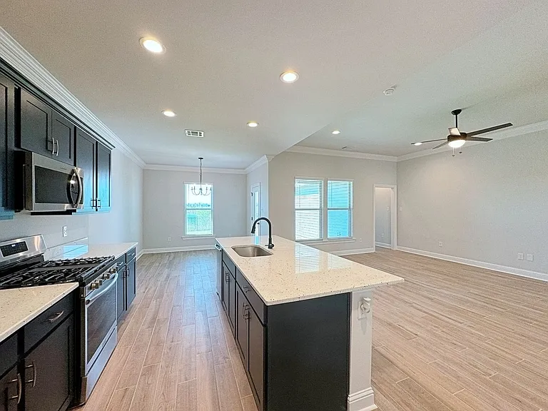 722 Bellegrove Square Ave — Photo 5