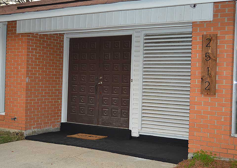 1st image of 2512 Gladlane Dr