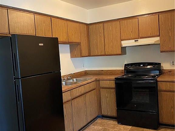 3rd image of 9641 Beaumont St #D