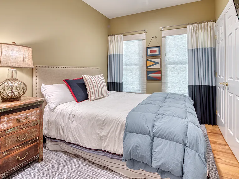 165 Tuckahoe Ln — Photo 10