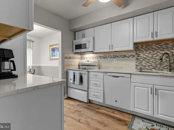 1575 W Street Rd APT 822, Warminster, PA 18974