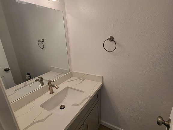 5th image of 1317 N Edmonds Dr #6