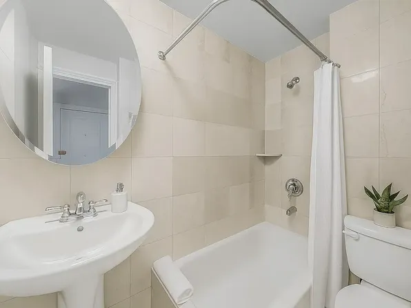 240 West 73rd Street image 4 of 6