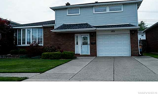 1st image of 123 Nantucket Dr E