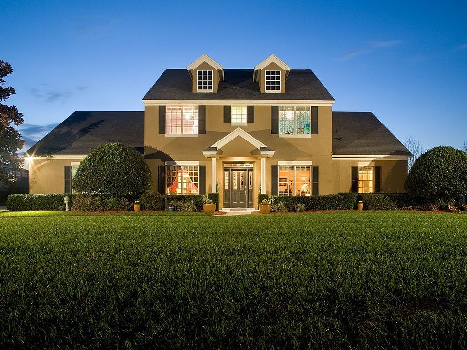 Gorgeous 2-story colonial with loads of space on 3/4 acres!