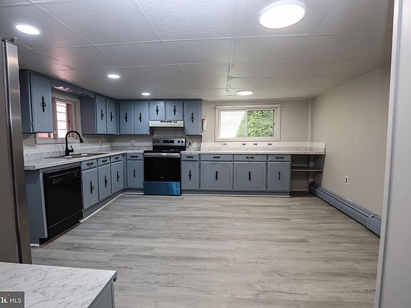 3rd image of 804 Water St