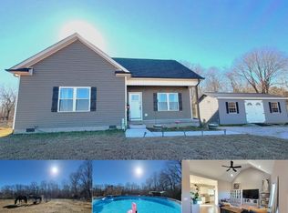 1152 Oak Grove Rd, Dickson, TN 37055