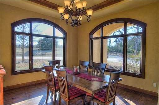 4th image of 1404 Mission Hills Ct