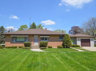 5322 82nd St, Kenosha, WI 53142