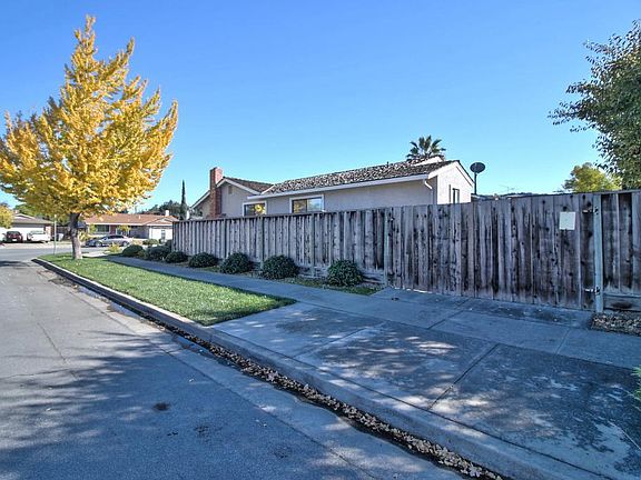 2nd image of 6015 Pineland Ave