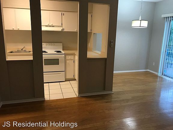 2nd image of 115 S Lois Ave APT 204