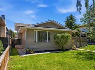 151 W Templevale Pl NE, Calgary, AB T1Y 4V6