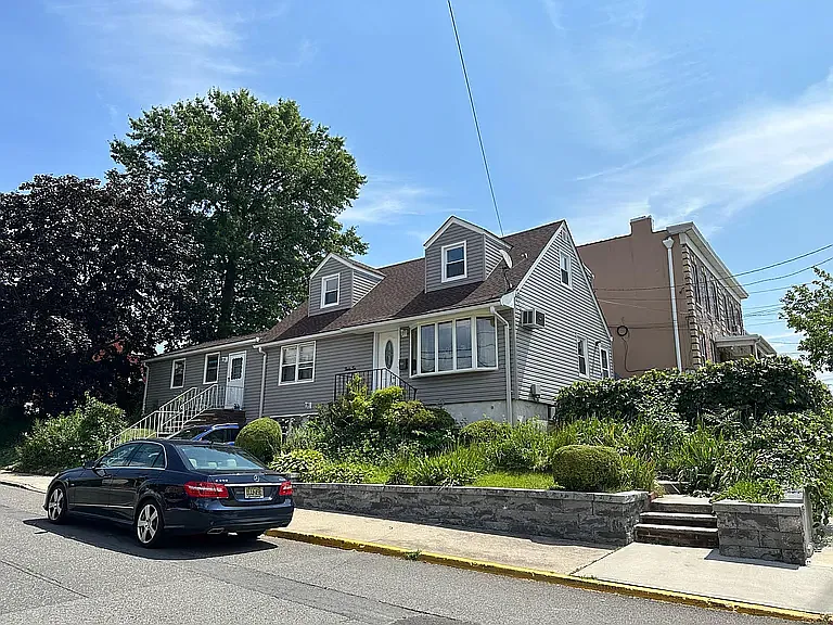 46 Leo Pl #2 — Photo 12