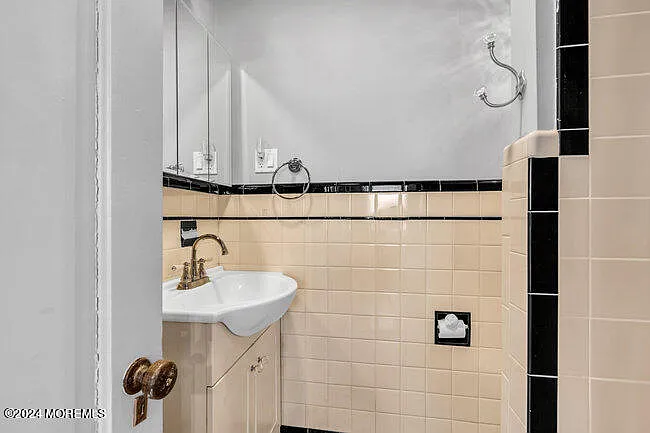 55 Main St — Photo 13