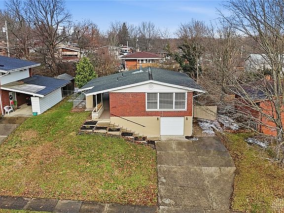 3rd image of 4421 Woodbine Ave