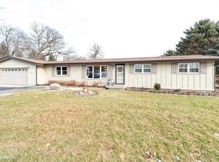 1008 N Curran Rd, McHenry, IL 60050