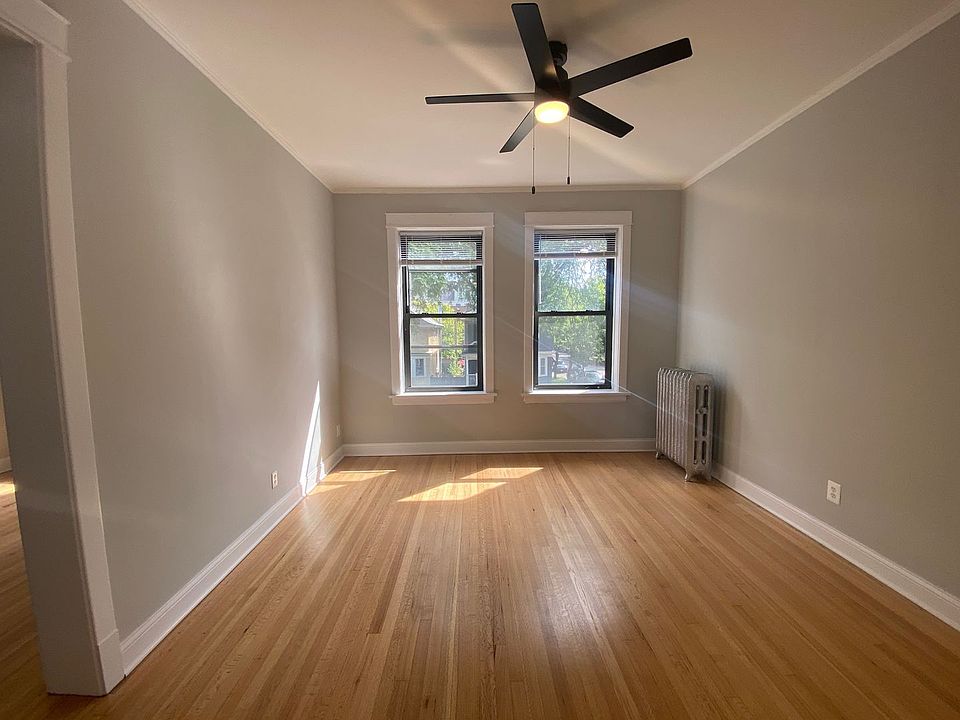 1st image of 1320 W Waveland Ave #2
