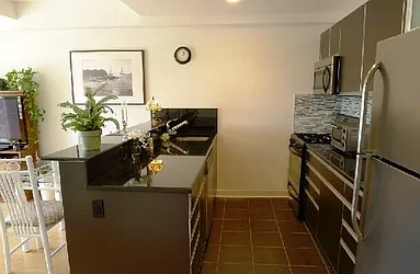 143-20 Hoover Avenue, #605