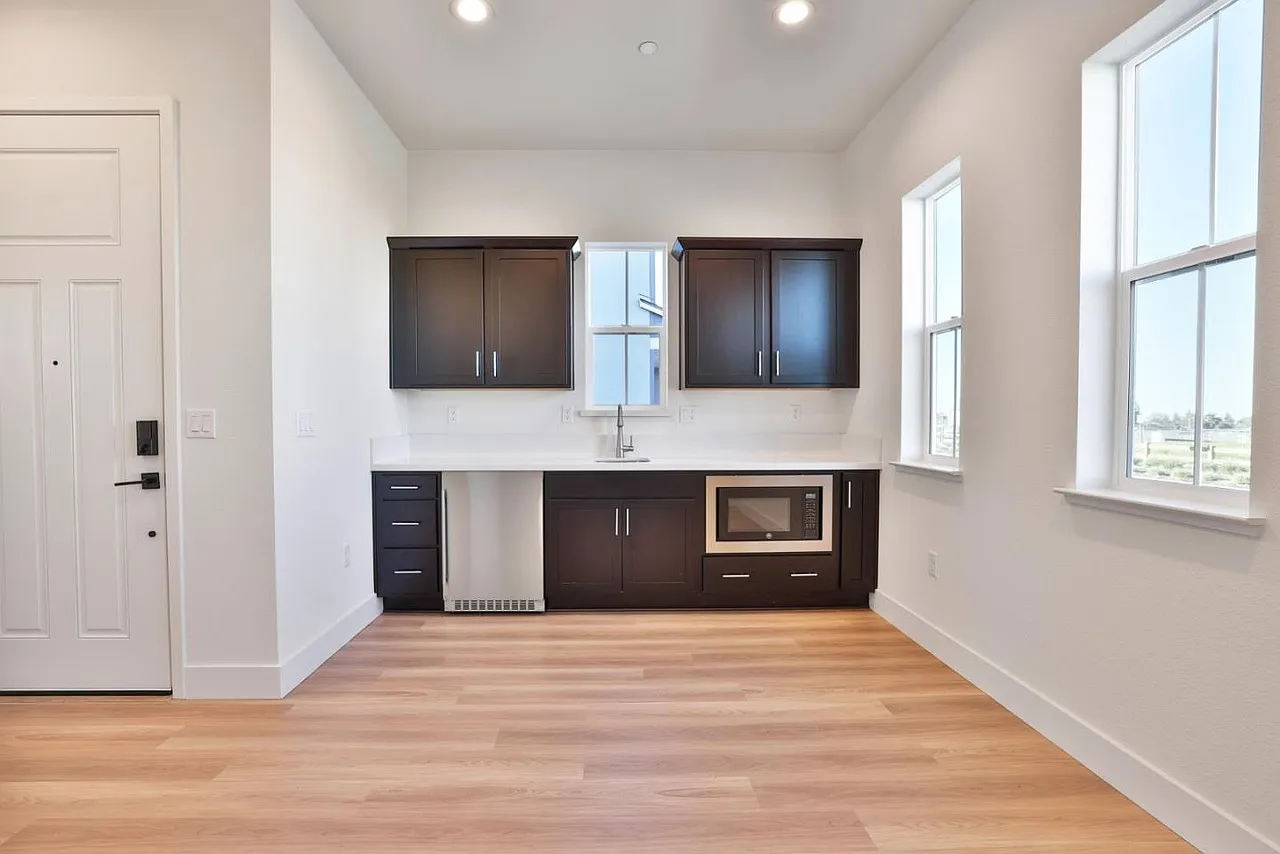 3250 Rio Grande Dr photo 1