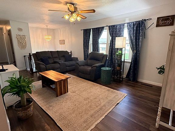 5th image of 108 Cherokee Ln
