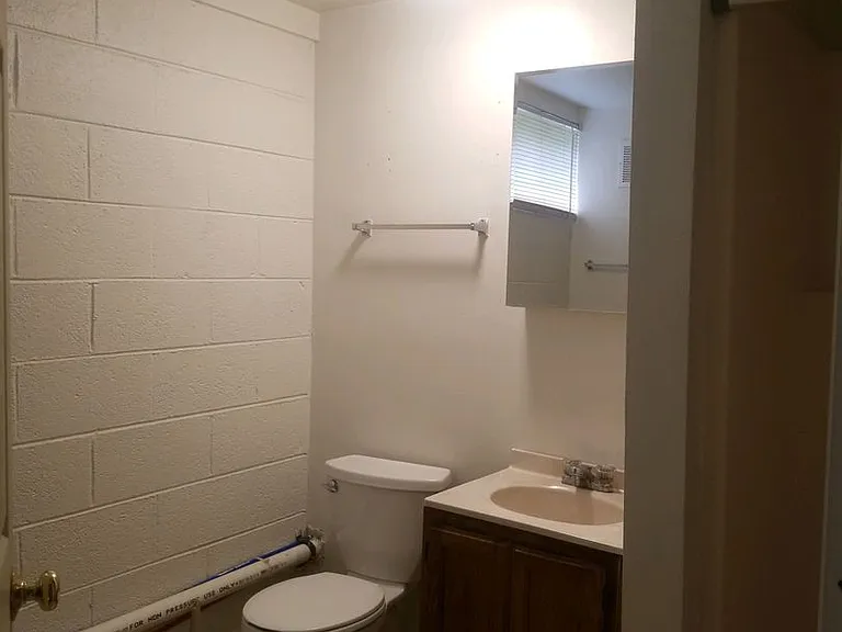 108 Stratford Ct — Photo 20