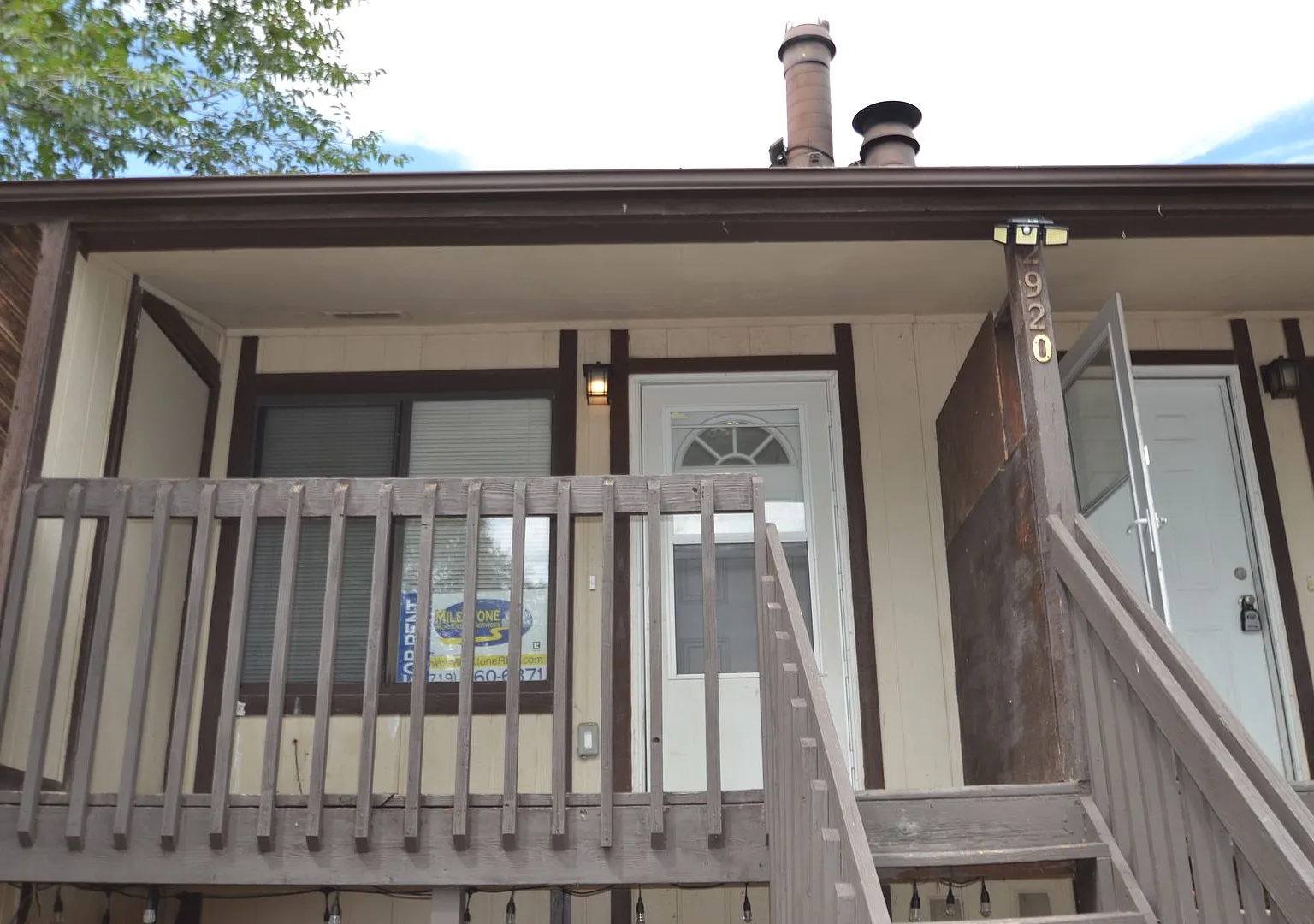 Straus Lane 2920 — Photo 1