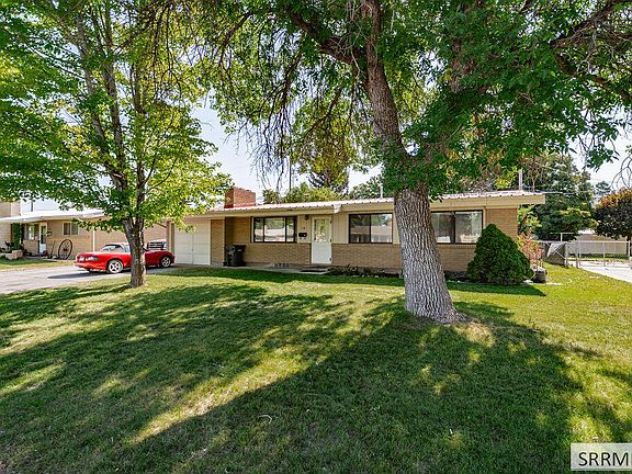 2nd image of 618 Davidson Dr