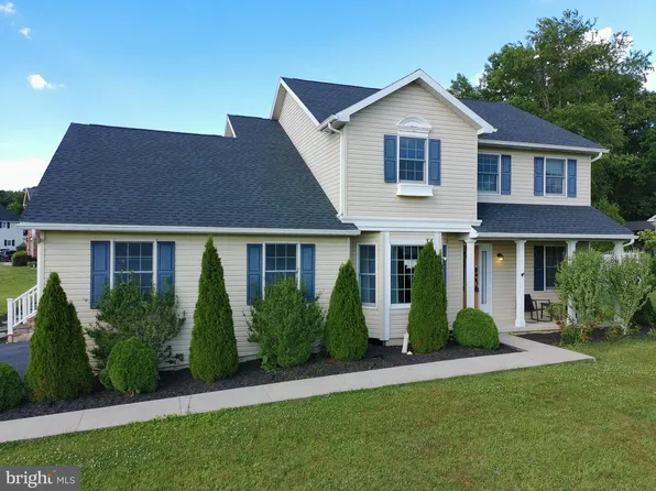 631 Eric Dr, Shippensburg, PA 17257