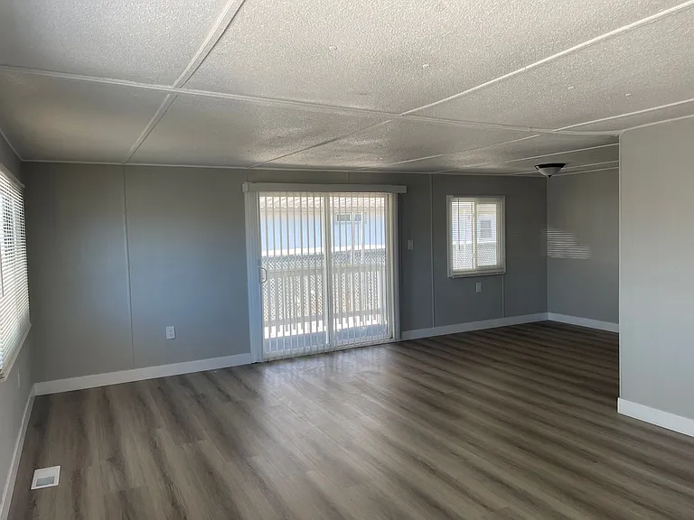 44099 D St — Photo 8