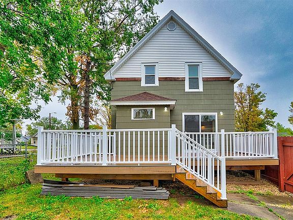 3rd image of 315 34th St NE